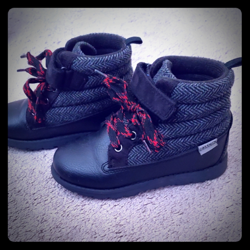 Boys shoes